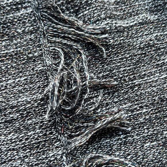 Lord and Taylor sweater heather gray fringe 3/4 sleeve small - Picture 6 of 7